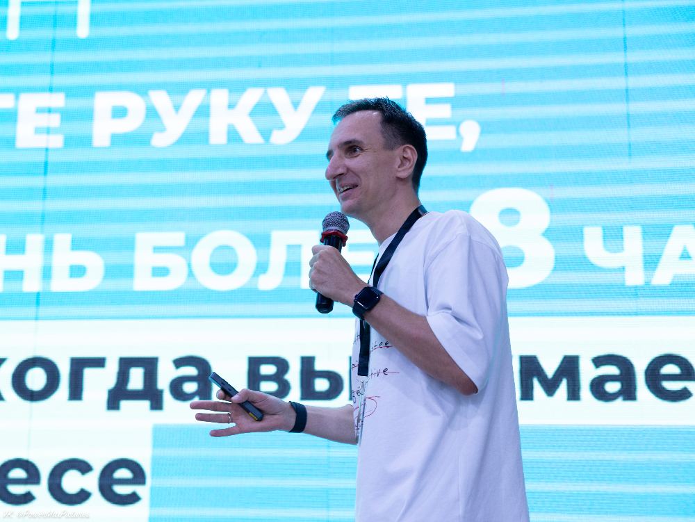 Андрей Хохловский на сцене